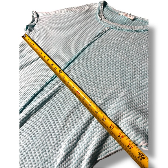 Zenana Women's Small/Medium Aqua Blue Knit Short Sleeve Distressed Crewneck Top - Picture 11 of 16